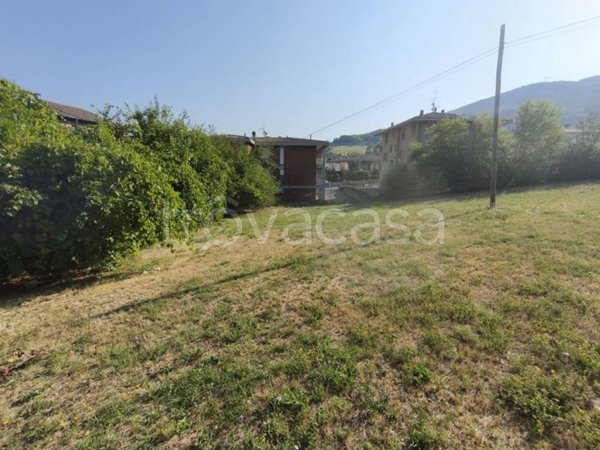 casa indipendente in vendita a Calestano in zona Montale
