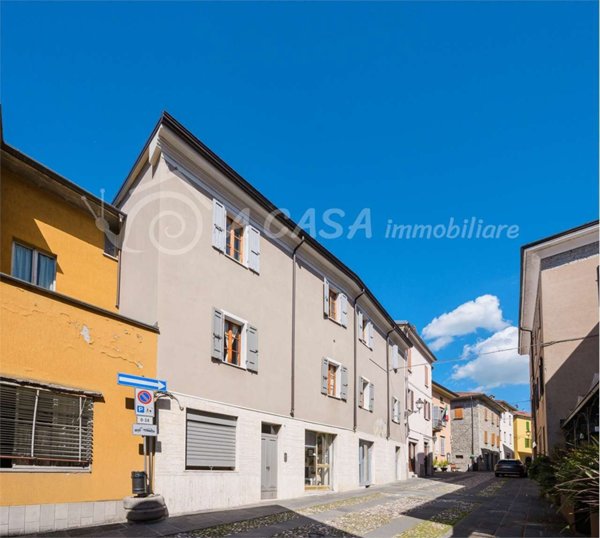 appartamento in vendita a Calestano in zona Montale