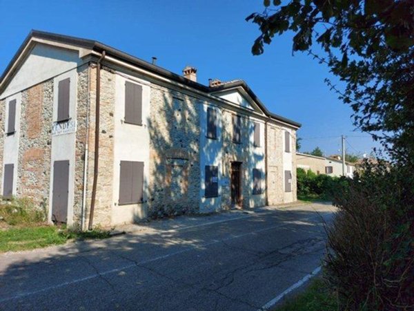 casa semindipendente in vendita a Collecchio