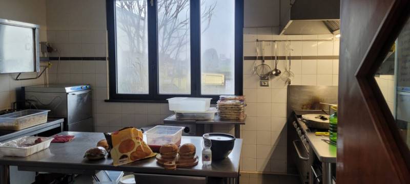 negozio in vendita a Collecchio in zona Lemignano