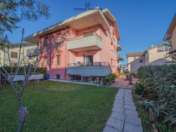 casa indipendente in vendita a Collecchio