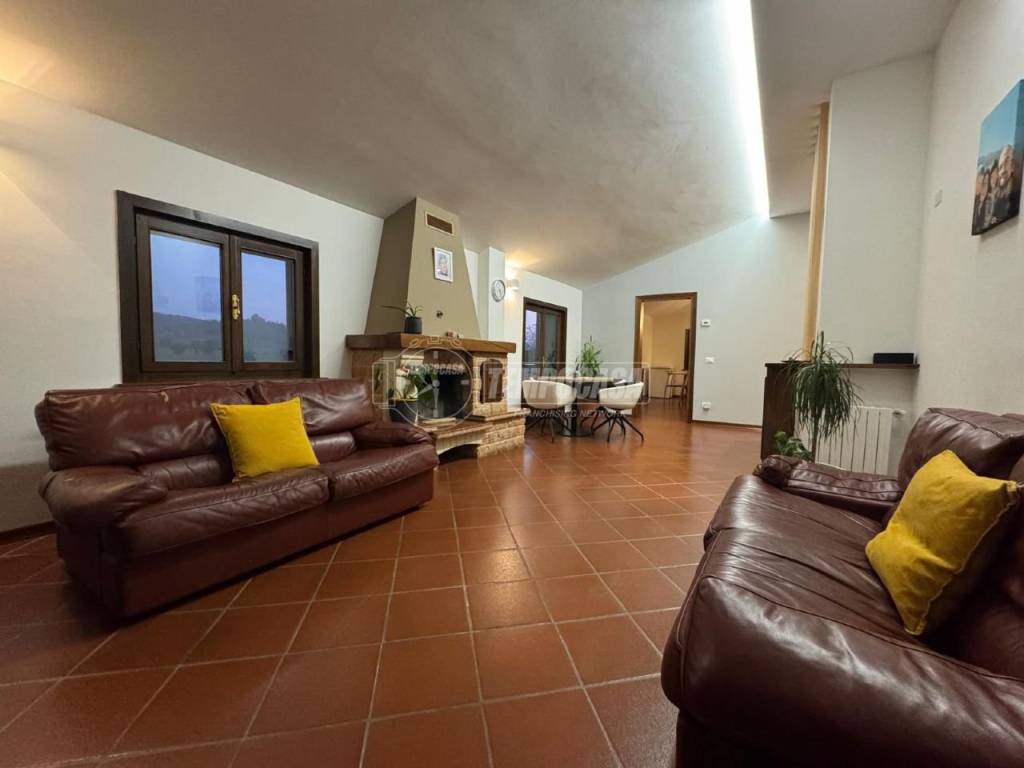 appartamento in vendita a Collecchio in zona Ozzano Taro