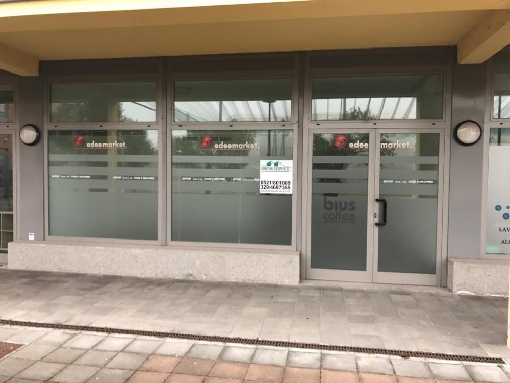 negozio in vendita a Collecchio