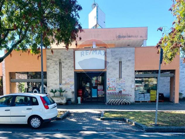 negozio in vendita a Collecchio
