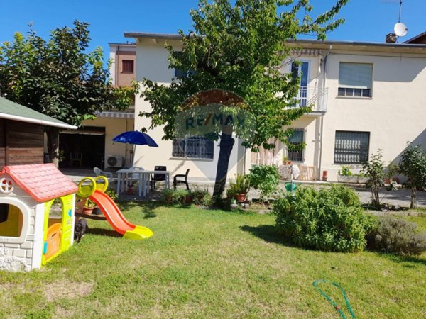 casa indipendente in vendita a Collecchio