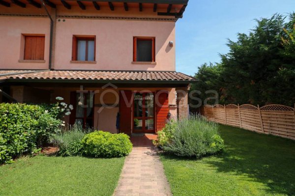 casa indipendente in vendita a Collecchio in zona San Martino Sinzano