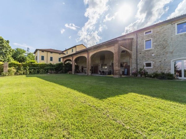 casa indipendente in vendita a Collecchio in zona Lemignano