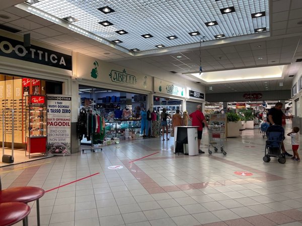 negozio in vendita a Collecchio