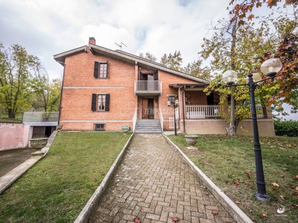 casa indipendente in vendita a Collecchio in zona Ozzano Taro