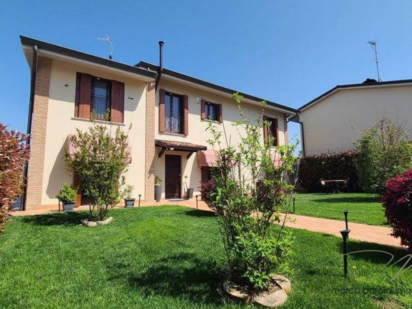 casa indipendente in vendita a Collecchio in zona Case Quintavalla