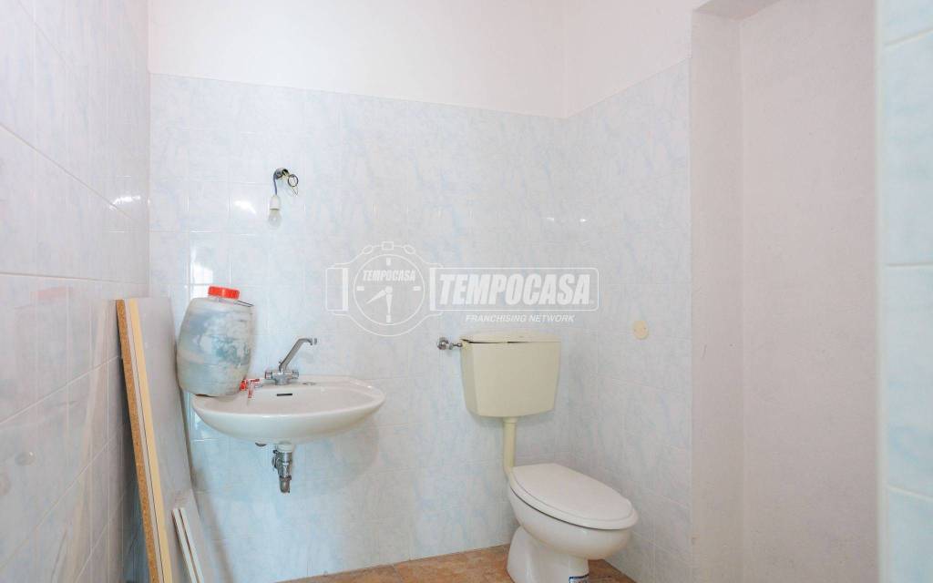 negozio in vendita a Collecchio