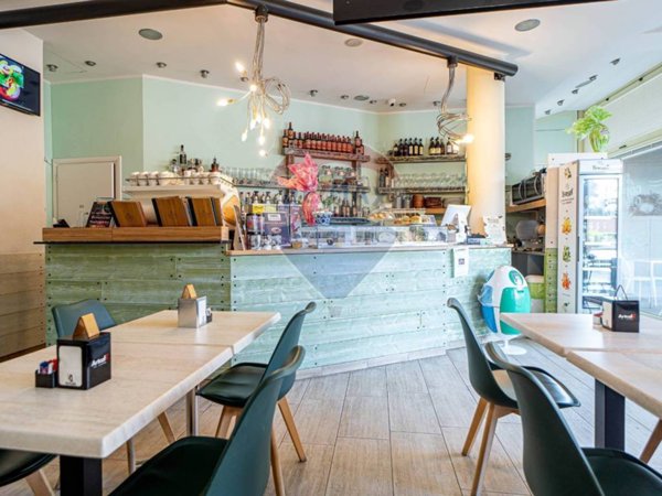 negozio in vendita a Collecchio