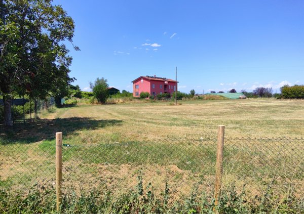 terreno agricolo in vendita a Collecchio in zona Ozzano Taro