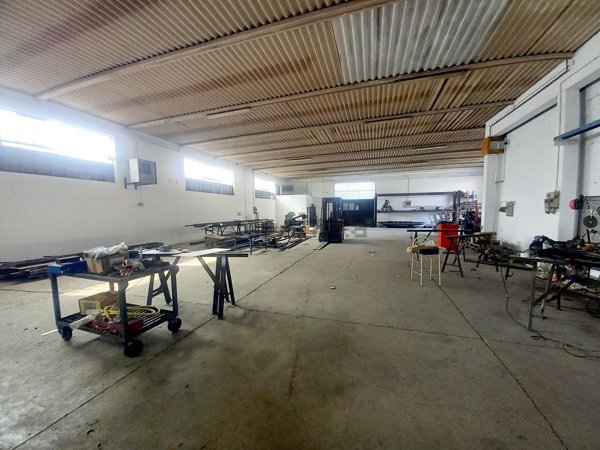 locale di sgombero in vendita a Collecchio