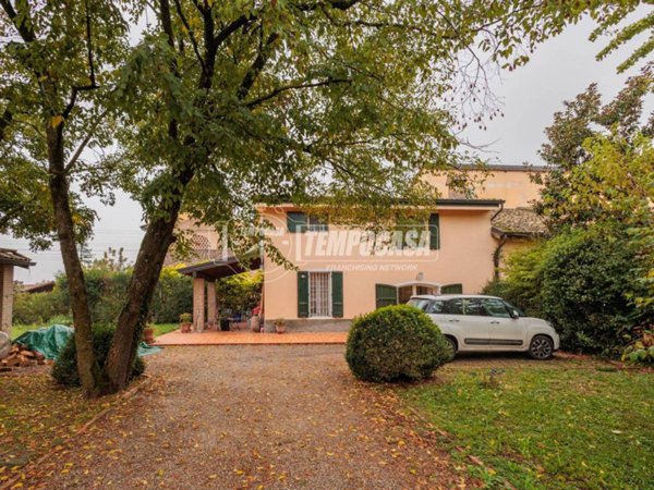 casa indipendente in vendita a Collecchio
