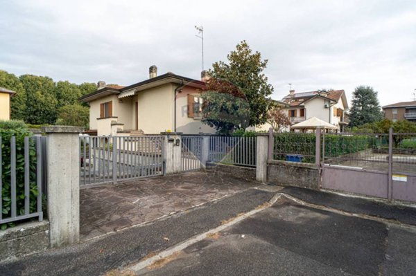 casa indipendente in vendita a Collecchio