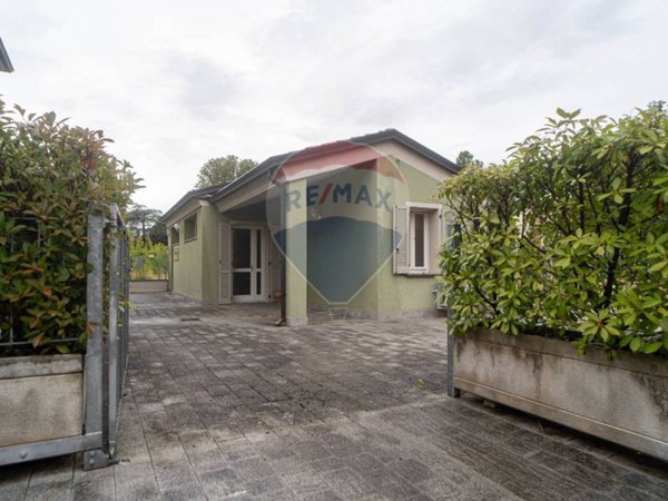 casa indipendente in vendita a Collecchio