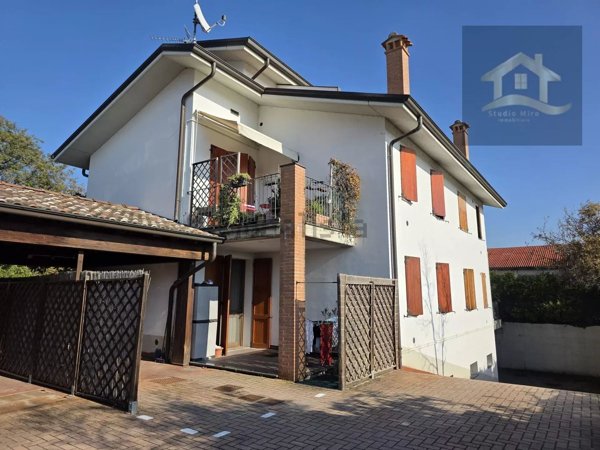 appartamento in vendita a Collecchio in zona Lemignano