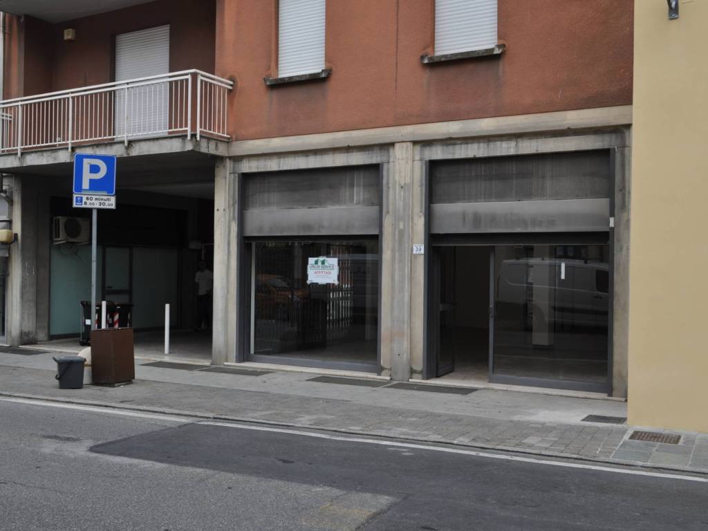 negozio in vendita a Collecchio