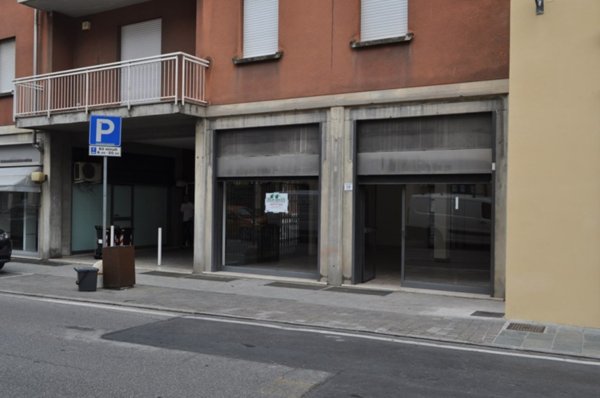 negozio in vendita a Collecchio