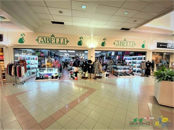 negozio in vendita a Collecchio