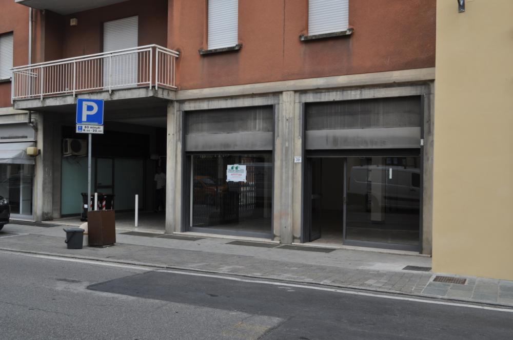 locale commerciale in vendita a Collecchio