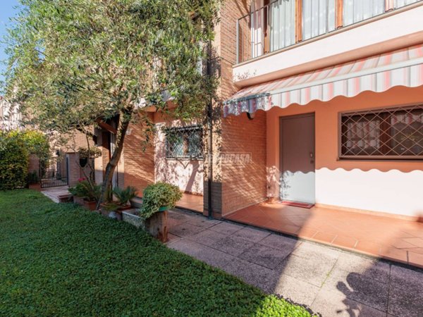 casa indipendente in vendita a Collecchio