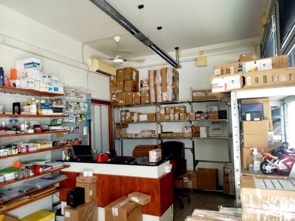 negozio in vendita a Collecchio