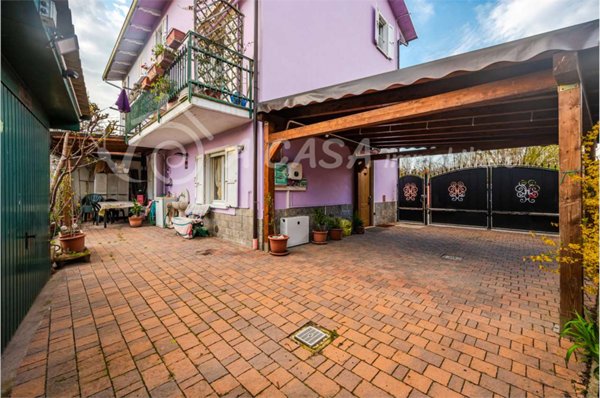 casa indipendente in vendita a Collecchio in zona Lemignano