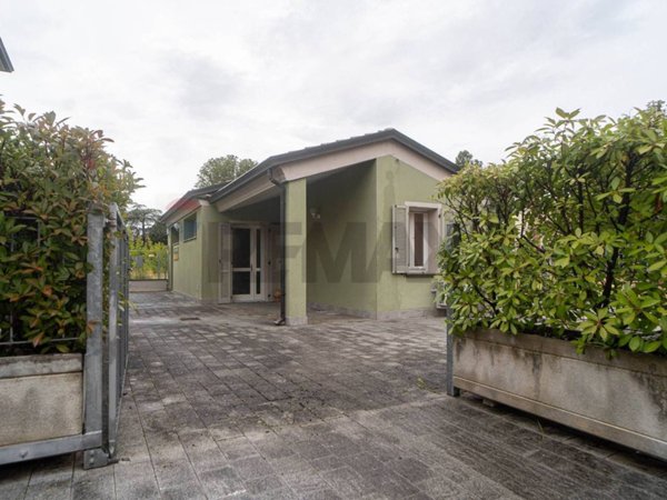 casa indipendente in vendita a Collecchio