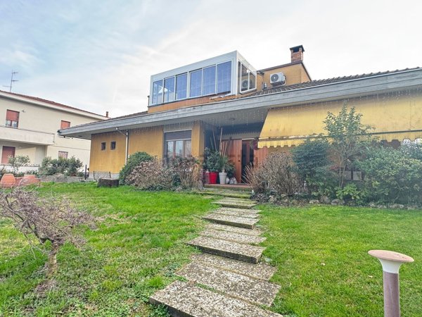 casa indipendente in vendita a Collecchio