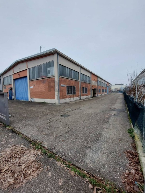 locale di sgombero in vendita a Collecchio in zona Lemignano