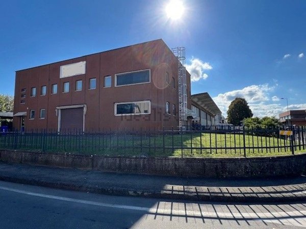 capannone in vendita a Collecchio in zona Lemignano