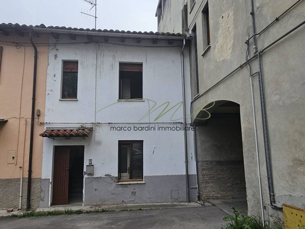 casa indipendente in vendita a Collecchio in zona Gaiano