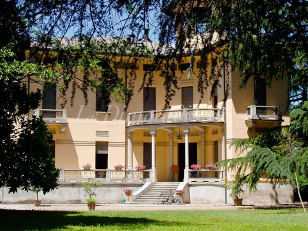 casa indipendente in vendita a Collecchio