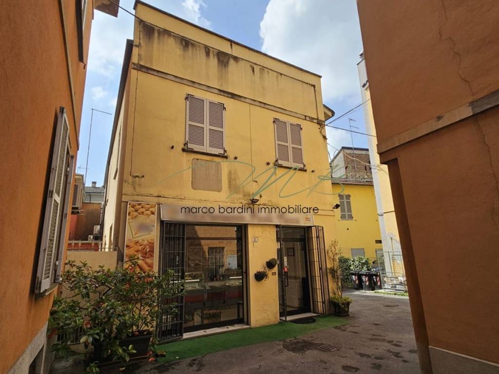 negozio in vendita a Collecchio