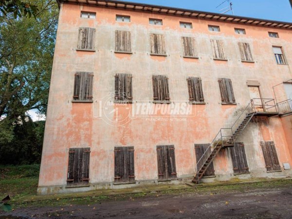 intera palazzina in vendita a Collecchio