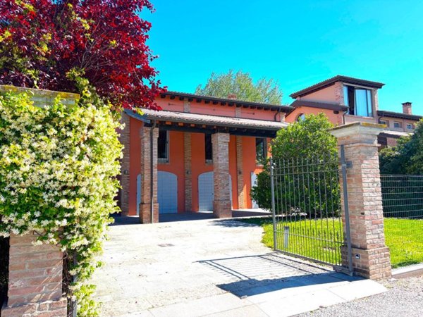 casa indipendente in vendita a Collecchio in zona La Corte Anguissola