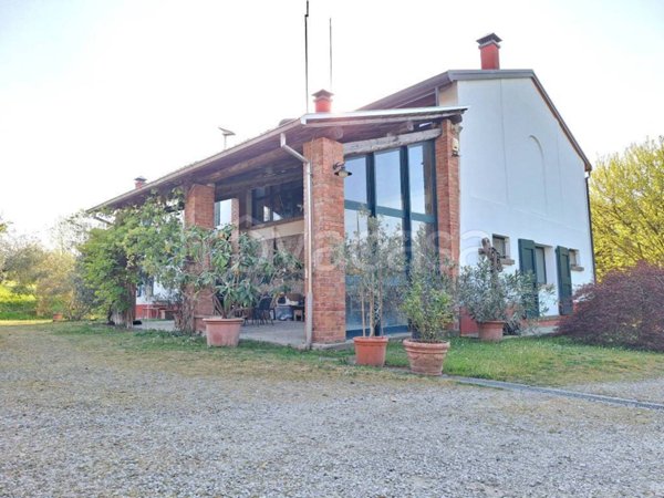casa indipendente in vendita a Collecchio in zona Ponte Scodogna