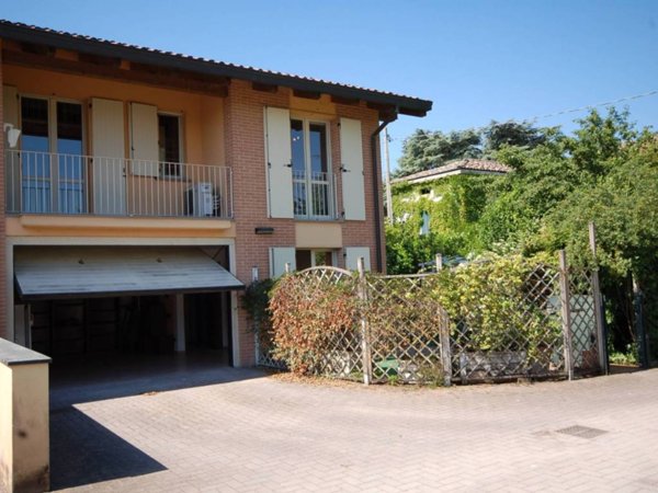 casa indipendente in vendita a Collecchio in zona Lemignano