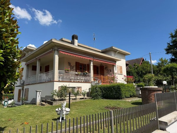 casa indipendente in vendita a Collecchio in zona Ozzano Taro