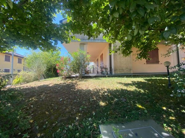 casa indipendente in vendita a Collecchio in zona San Martino Sinzano