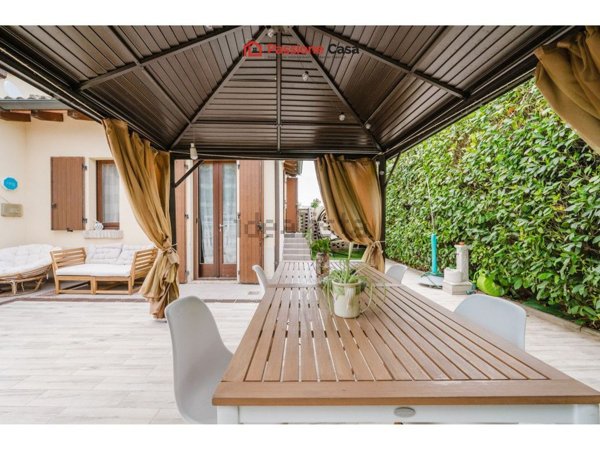 casa indipendente in vendita a Collecchio in zona Madregolo