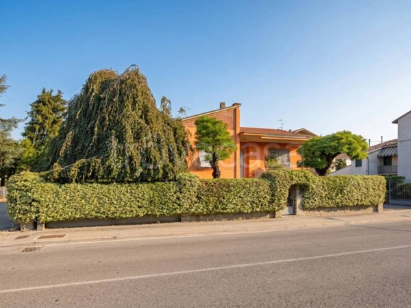 casa indipendente in vendita a Collecchio in zona Madregolo
