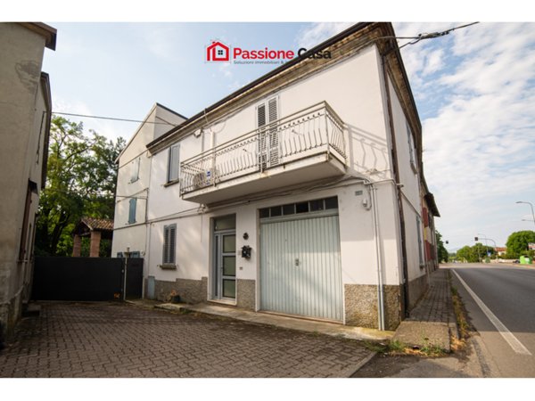 casa indipendente in vendita a Collecchio in zona Ponte Scodogna