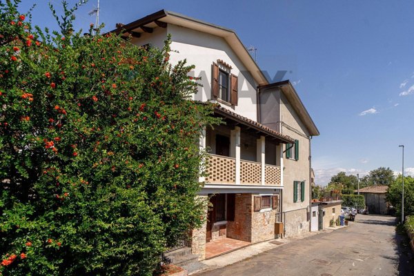 appartamento in vendita a Collecchio in zona Ozzano Taro