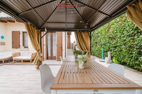 casa indipendente in vendita a Collecchio in zona Madregolo