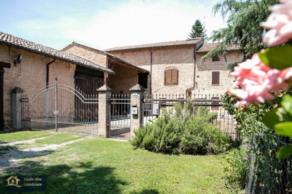 casa indipendente in vendita a Colorno