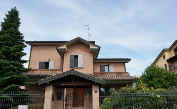 casa indipendente in vendita a Colorno