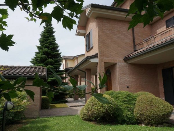 casa indipendente in vendita a Colorno